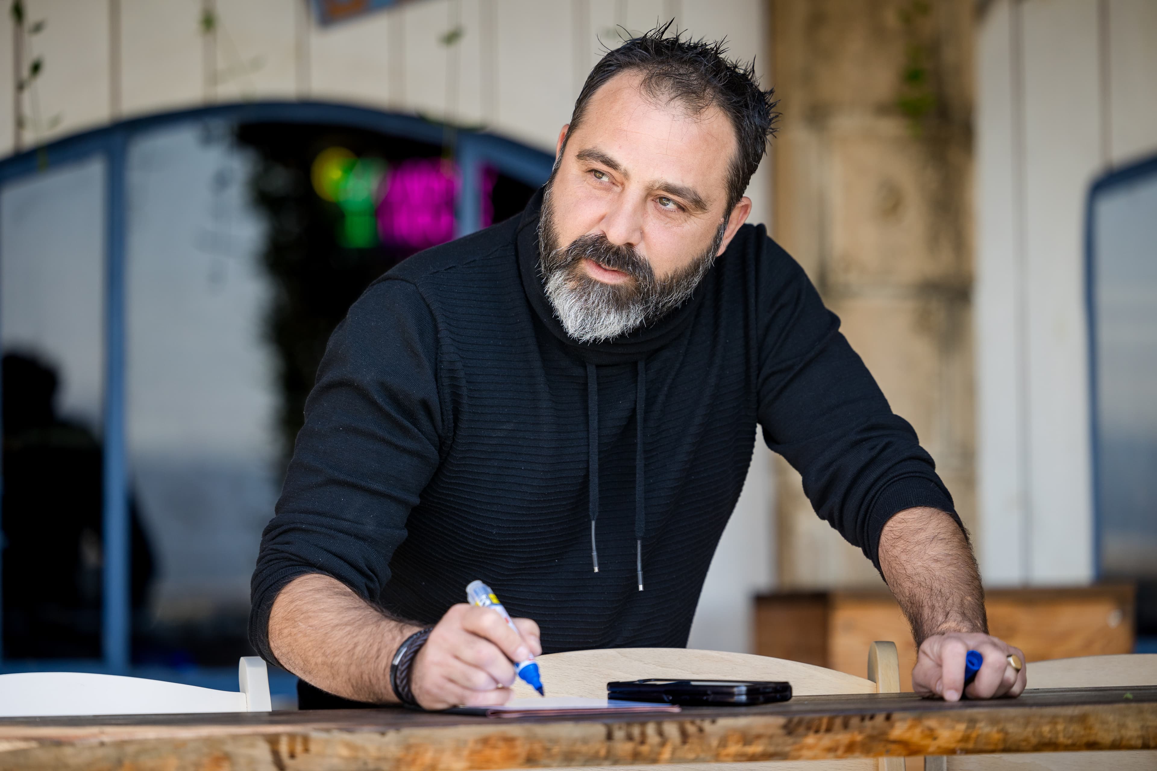 יניב גל